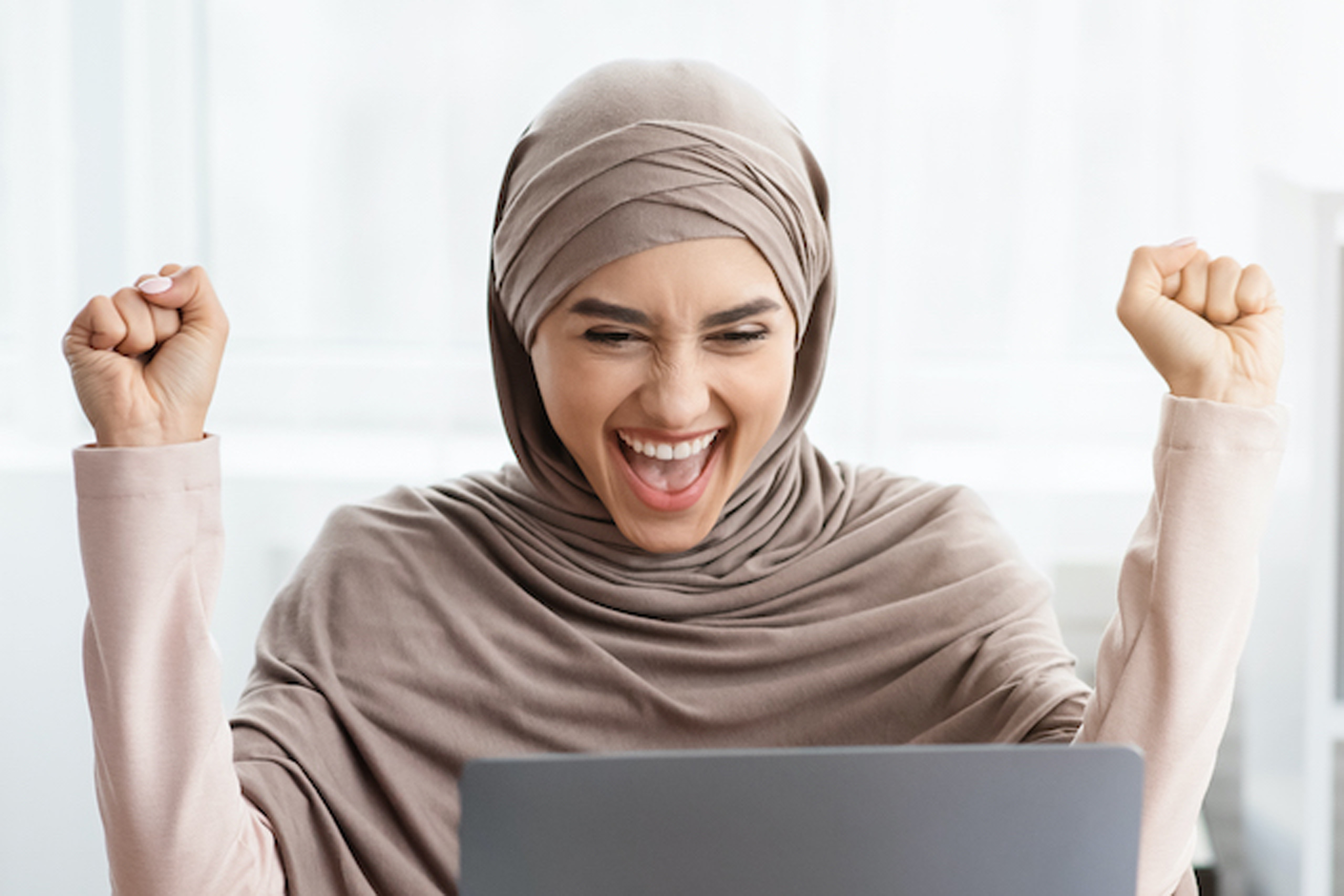 Experts, Employee Reskilling and Digital Transformation